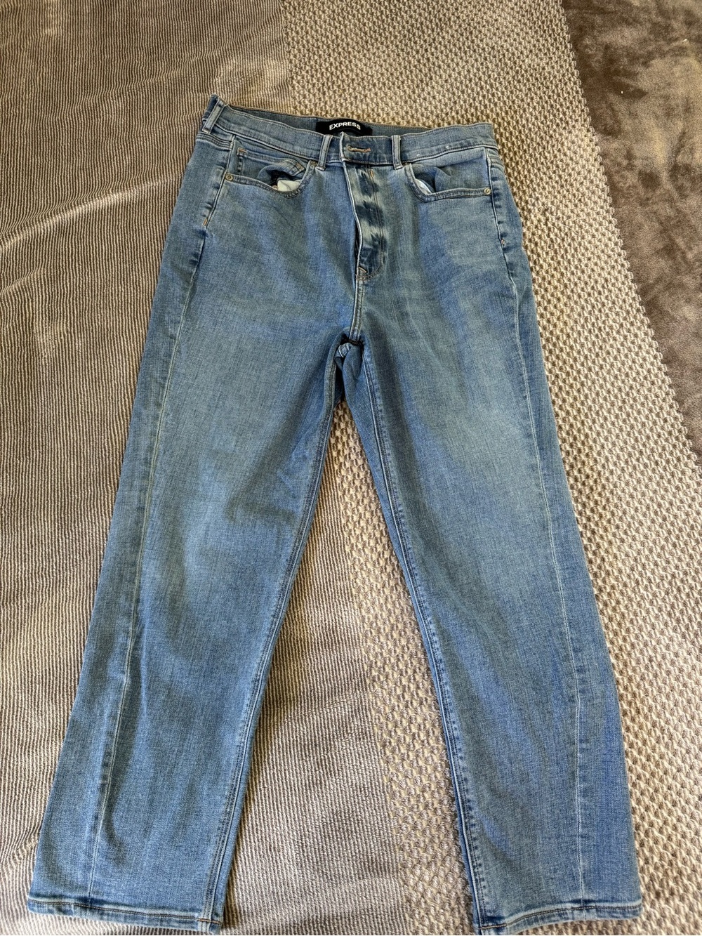 Express Straight-Leg Jeans in Light Blue Wash